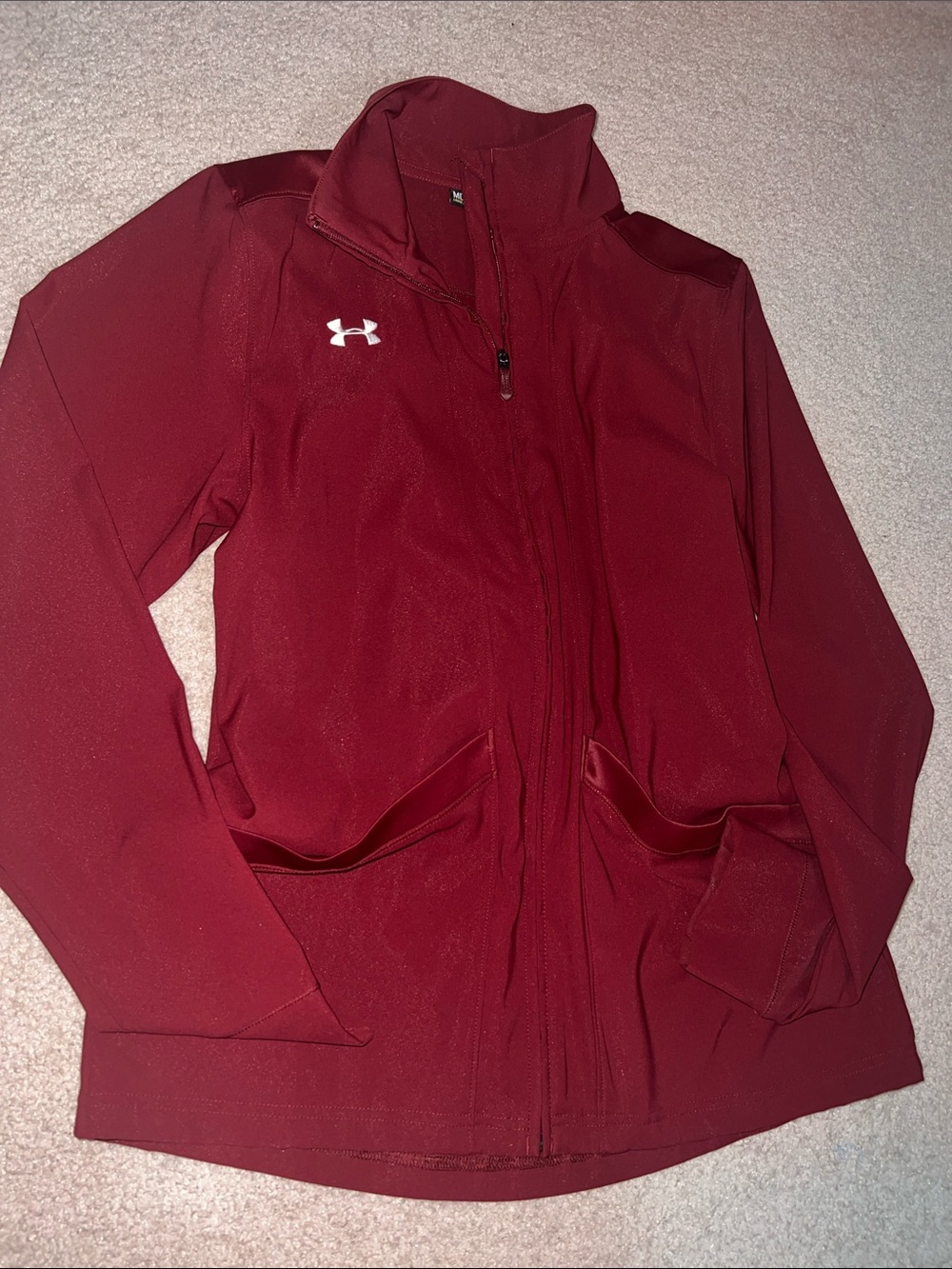 NWOT women’s Blood Red Under Armour running zip up jacket big pockets (M)